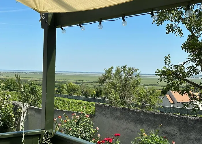 Kőfejtő Háza *